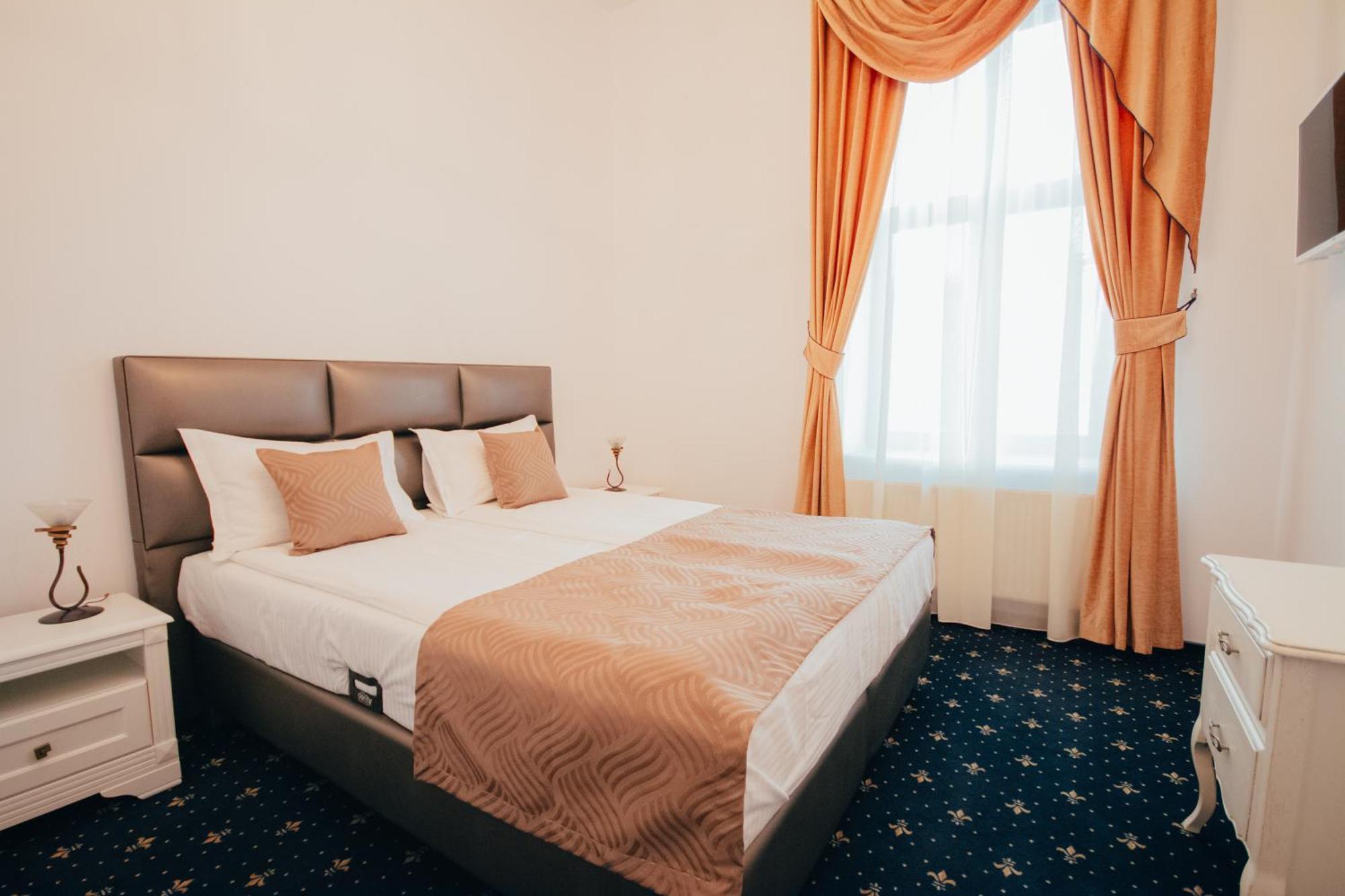 Hotel Carol - Ватра-Дорней Экстерьер фото