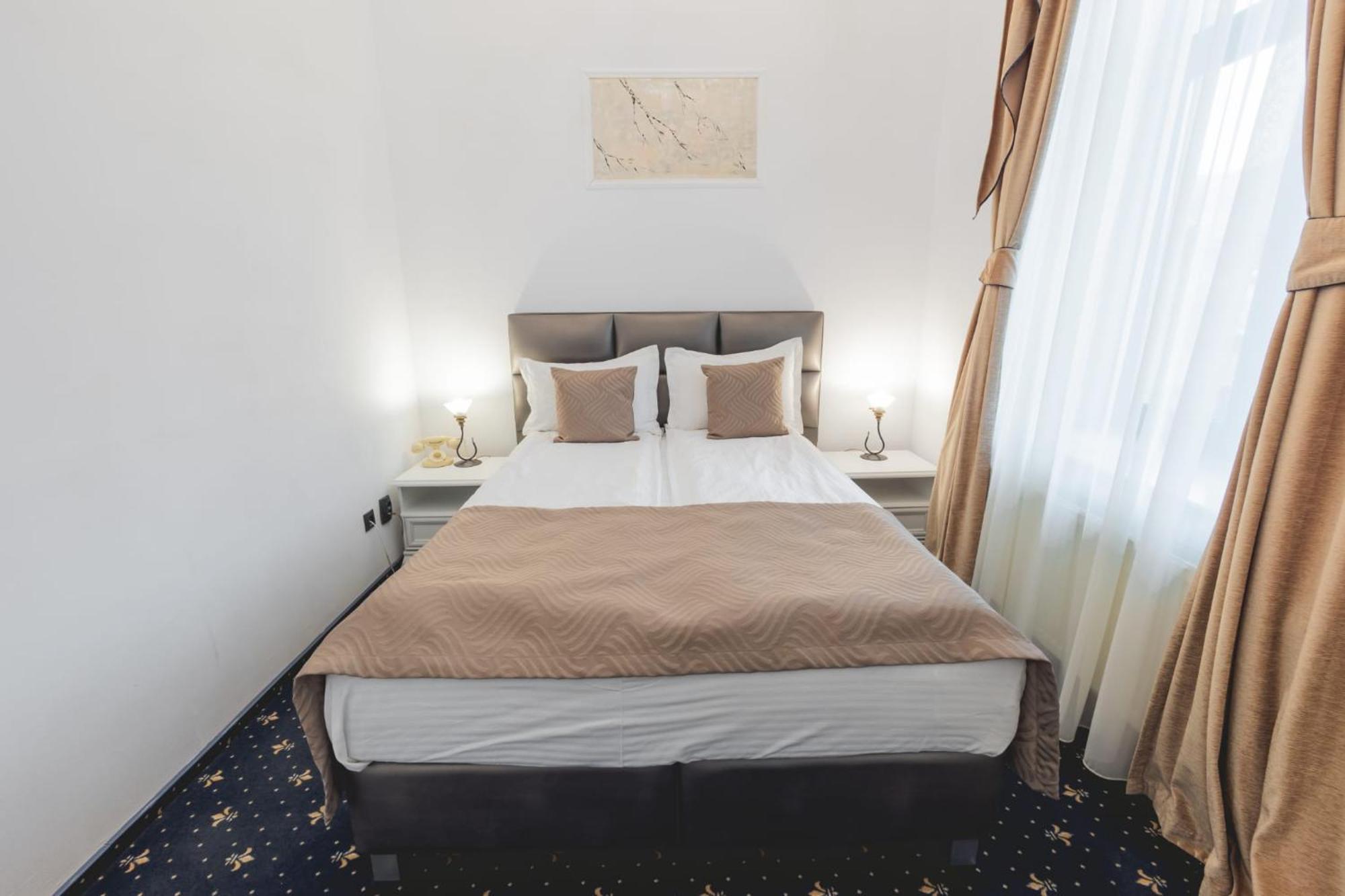 Hotel Carol - Ватра-Дорней Экстерьер фото