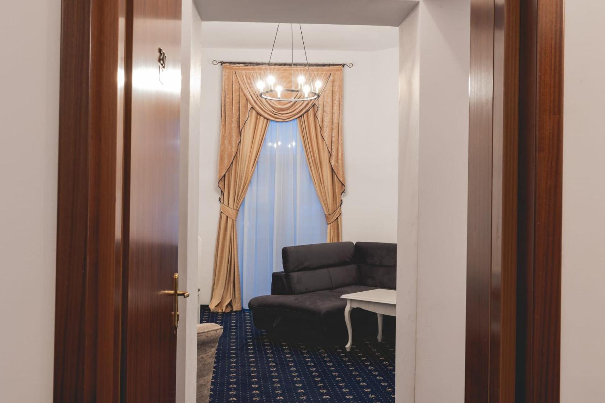 Hotel Carol - Ватра-Дорней Экстерьер фото