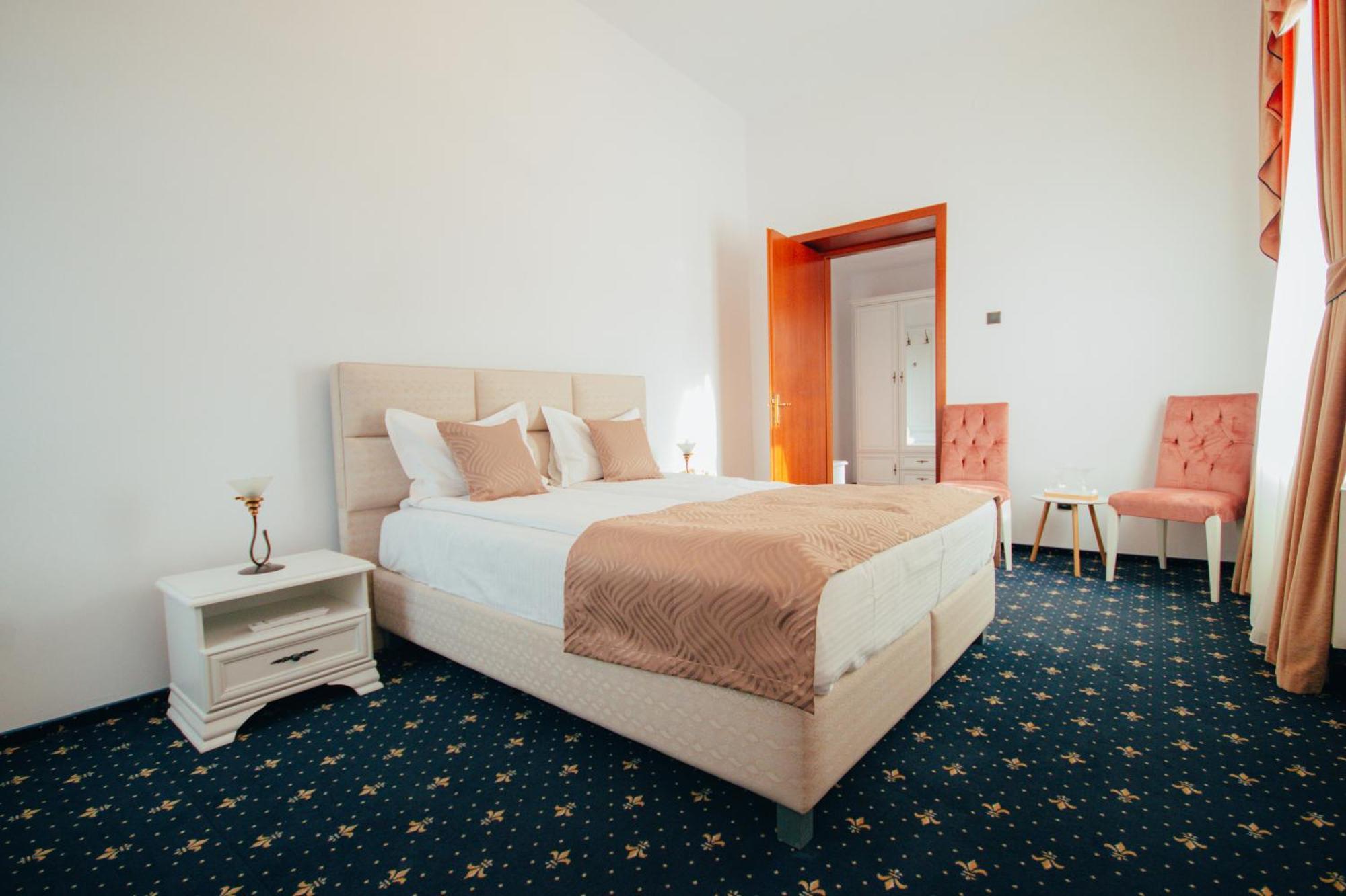 Hotel Carol - Ватра-Дорней Экстерьер фото