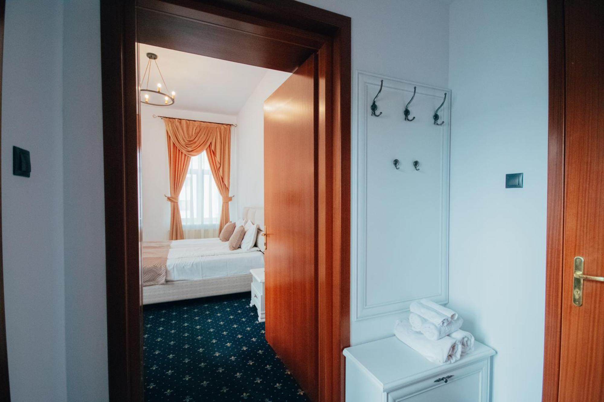 Hotel Carol - Ватра-Дорней Экстерьер фото