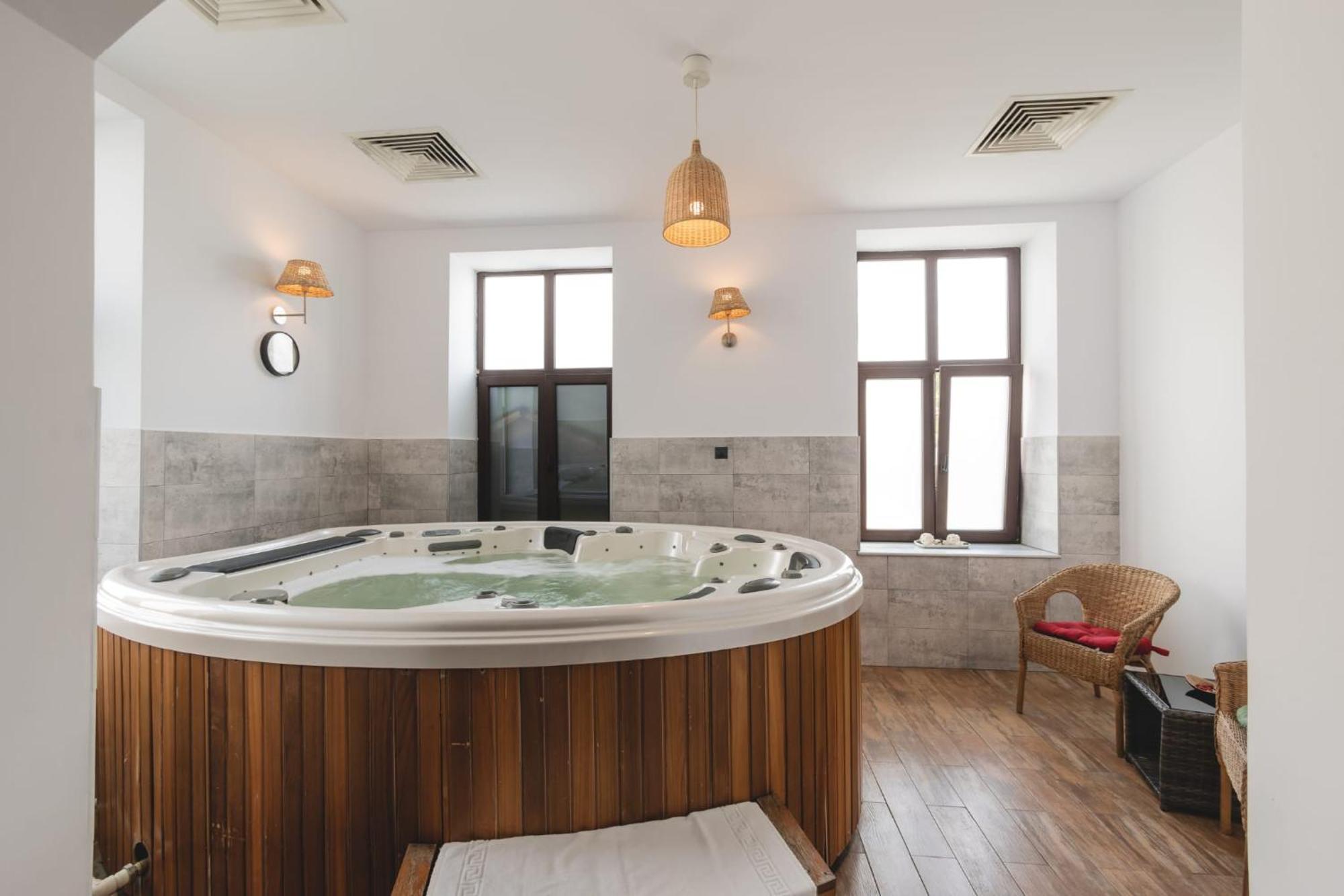 Hotel Carol - Ватра-Дорней Экстерьер фото