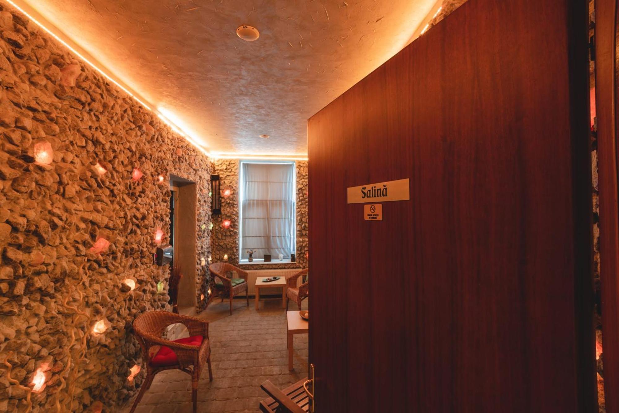 Hotel Carol - Ватра-Дорней Экстерьер фото